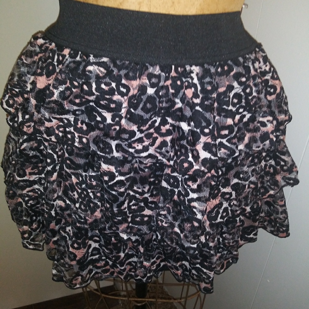 Lace floral ruffle skirt